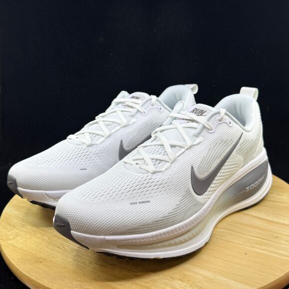 Nike Vomero 18-TB IB4033-109 White/ Gunsmoke-Photon Dust Size 10.5 main image 6